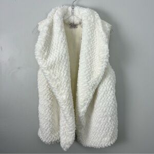 Le Moda NWT White Faux Fur Vest